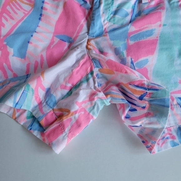 Lilly pulitzer Callahan shorts size 0. - Picture 3 of 12